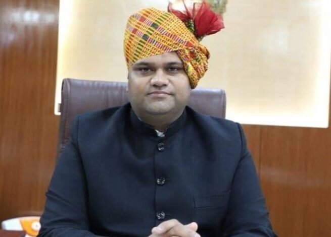 कलेक्टर ने नागरिकों को दी स्वतंत्रता दिवस की बधाई: राष्ट्रीय ध्वज तिरंगा वाले मास्क का उपयोग न करने का कलेक्टर ने किया आग्रह 1 WhatsApp Image 2021 08 14 at 19.38.28