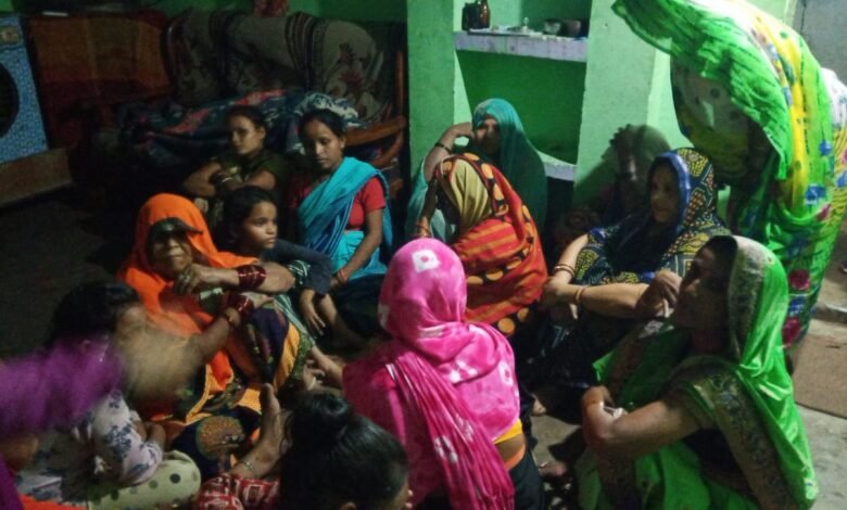 खेल-खेल में चली गई 7 साल के मासूम की जान: चुन्नी में फंसी गर्दन तो निकाल नहीं पाया पीयूष, पिता हुआ बदहवास तो मृत बेटे से उठने की जिद करने लगा 1 WhatsApp Image 2021 08 18 at 20.20.46