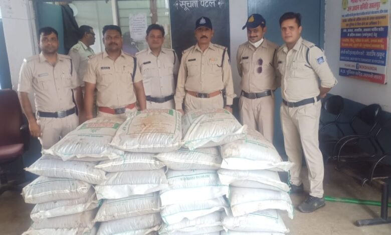 पाटन में गरीबों की खाद चुराने वाले निकले हम्माल : 157 बोरी डीएपी खाद बेच चुके थे आरोपी, बरामद किए 1 लाख 42 हजार 600 रूपए 1 khad