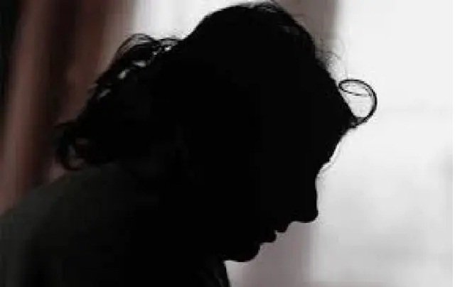 दो साल पहले रॉन्ग कॉल करने वाले से हुई दोस्ती, युवक ने दिल्ली ले जाकर छात्रा से जबरन की शादी, बंधक बनाकर कई दिनों तक किया रेप 1 103