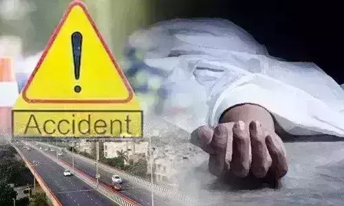 शहपुरा में ऑटो चालक की मौत : कपड़े बेचने वाले चार युवकों ने बुक किया था वाहन, रेस्टोरेंट के पास तीन पलटी मारकर हुआ क्षतिग्रस्त, 4 घायल 1 897516 869433 acc