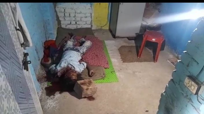 ग्वारीघाट में तलाकशुदा महिला की पत्थर पटकने के बाद गला रेतकर हत्या: पड़ोसी के घर में मिला शव 1 WhatsApp Image 2021 09 06 at 10.51.18
