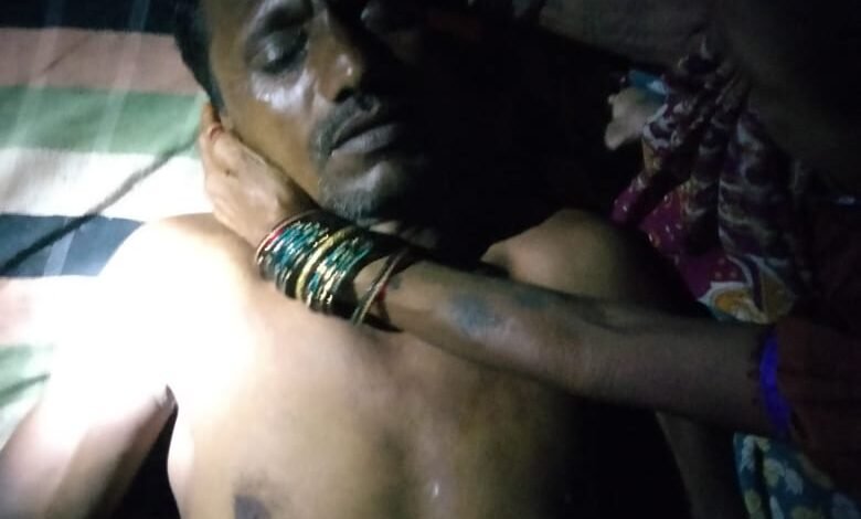 आंगन में बैठे अधेड़ के ऊपर बिजली गिरने से मौत 1 WhatsApp Image 2021 09 25 at 12.52.27