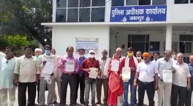 20 करोड़ की जमीन 200 लोगों को बेंची : एग्रीमेंट के बाद नहीं कर रहा रजिस्ट्री, भू माफिया ने कहा- प्रशासन कुछ नहीं कर सकता, मोटी रकम लाओ और रजिस्ट्री पाओ 1 WhatsApp Image 2021 09 27 at 11.47.37 AM 1