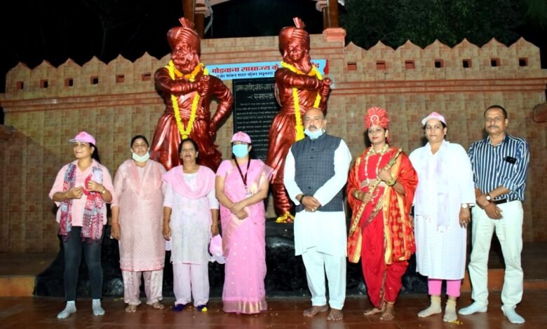 राष्ट्र पिता महात्मा गांधी की जयंती पर विशेष जनसेवा के प्रति समर्पित स्वच्छता वीरों की सेवाओं को नमन 1 WhatsApp Image 2021 10 01 at 20.15.04