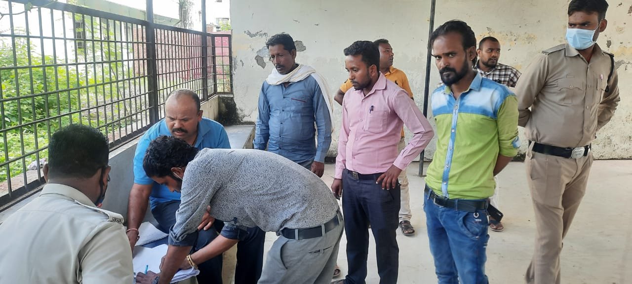 माढ़ोताल में छोटे भाई को घर से अलग किया तो बड़े भाई ने पी लिया पॉयजन : मौत 2 WhatsApp Image 2021 10 02 at 10.57.59 AM