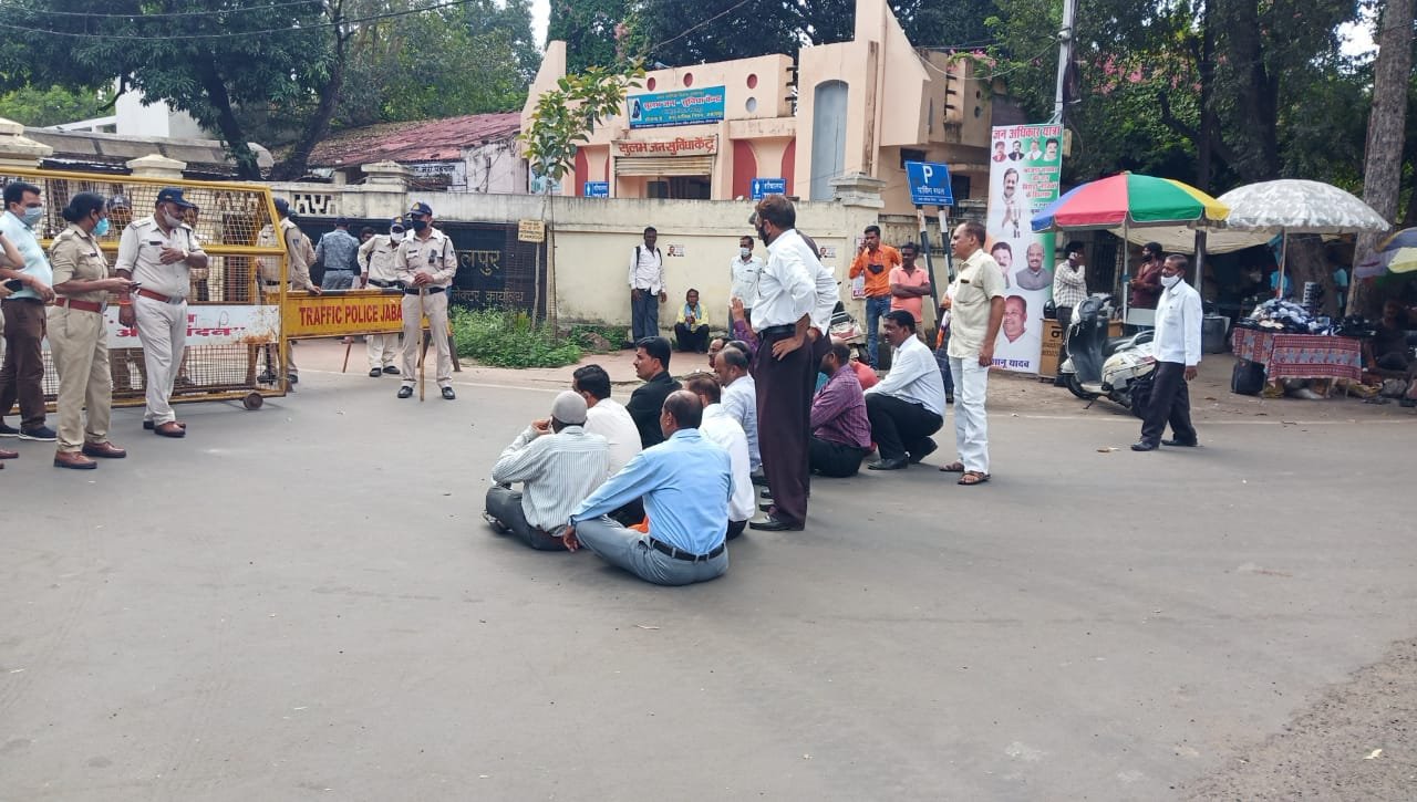 लखीमपुर खीरी की आंच जबलपुर में भी 2 WhatsApp Image 2021 10 04 at 13.07.05