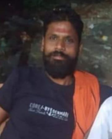 गोरखपुर में प्रताडि़त मजदूर ने लगा ली फांसी : परिजनों का रो-रोकर बुरा हाल 1 WhatsApp Image 2021 10 17 at 12.55.22 PM