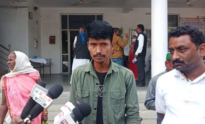 सिहोरा में अजब-गजब चोरी : 2.5 लाख की मूंग को फिल्टर करवाने गए किसान की फसल ही डकार गया मिल मालिक 1 WhatsApp Image 2021 10 26 at 4.46.23 PM