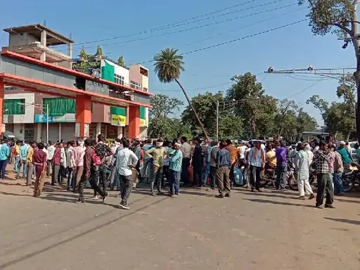 मध्यप्रदेश:खाद नहीं मिलने पर किसानों ने जाम लगाया, शिवपुरी-ग्वालियर जाने वाला रास्ता बंद 1 new project 2021 10 25t095412211 1635135901