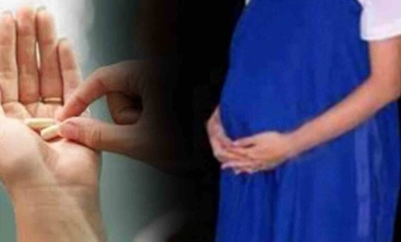 7 वीं क्लास की छात्रा प्रेग्नेंट : नाबालिग ने किया रेप, तीन माह का गर्भ होने पर दे दी गर्भपात की गोली, पेटदर्द होने पर हुआ खुलासा 1 1600x960 921777 student rep