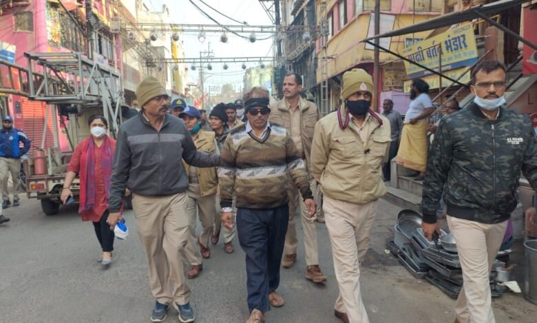 सूदखोर महादेव पहलवान, रेपिस्ट बेटा गिरफ्तार : पुलिस ने मारी रेड, सर्चिंग में मिले 4 चाकू तथा नगद 9 लाख 90 हजार रूपये एवं 3 किलो चांदी, बंदूक, राईफ ल एवं रिवाल्वर 1 WhatsApp Image 2021 11 08 at 10.01.00