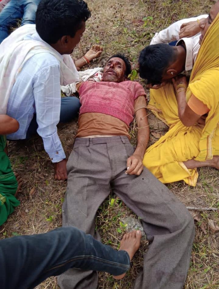 बालाघाट में नक्सलियों ने दो ग्रामीणों की हत्या की : घर से खींचकर ले गए, पेड़ से बांधकर पीटा, CM ने परिजन को नौकरी देने की घोषणा की 2 WhatsApp Image 2021 11 13 at 3.00.08 PM