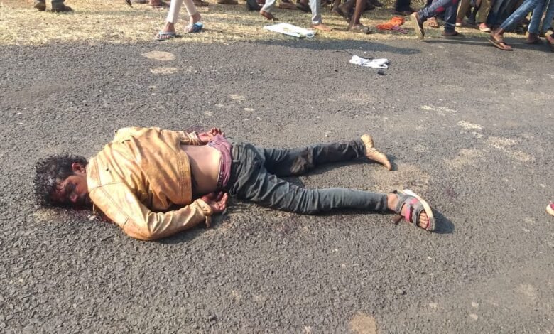 कुण्डम में वाहन चालक को उतारा मौत के घाट : रोड पर खून से सना हुआ मिला शव 1 WhatsApp Image 2021 11 14 at 12.08.48 PM 1