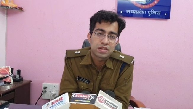 लुटेरी बाइकर्स गैंग ने महिला के गले से छीनी चेन : पुलिस ने की घेराबंदी, आरोपी फरार 2 WhatsApp Image 2021 11 20 at 2.06.31 PM