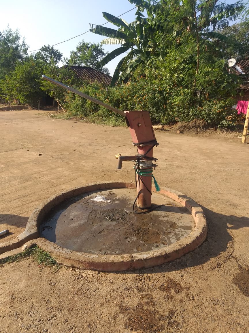 उमरिया ग्राम पंचायत के केवलारी गांव आदिवासियों की दुर्दशा 100 साल गांव को बसे हुए रोड-पानी को मोहताज आदिवासी 2 WhatsApp Image 2021 11 27 at 19.04.43