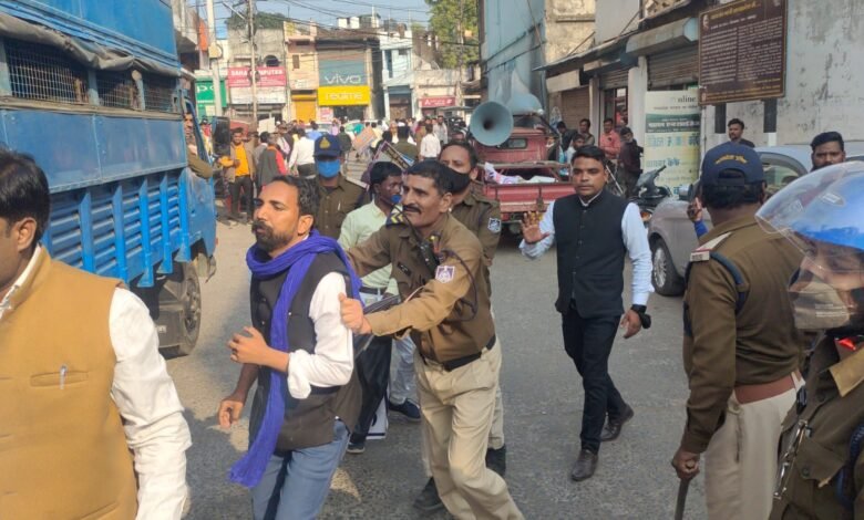सिविक सेंटर में लाठीजार्च : 50 असामाजिक तत्वों को किया गिरफ्तार, दो महिलाएं घायल 1 WhatsApp Image 2021 11 29 at 3.17.23 PM