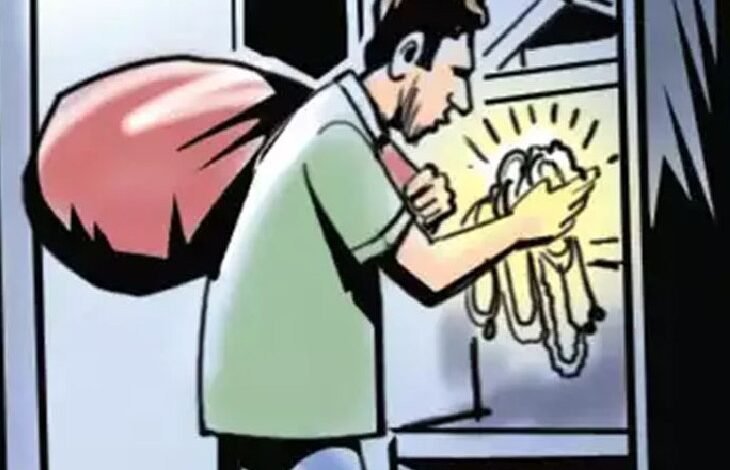 शारदा चौक के सूने घर में चोरी: 90 हजार के जेवरात पर हाथ साफ किया 1 chori 1636439244
