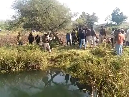 बाप-बेटों को मारकर कुएं में फेंका: पिता के साथ 13 और 8 साल के बच्चों की हत्या, मोटर से बंधे मिले शव 1 new project 5 1636352197