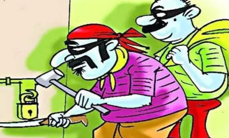 रांझी के शासकीय कन्या शाला में चोरी : टेबिल-डेस्क सहित 50 हजार का माल उड़ाया 1 15927212955eeeff8fad8503.49701795