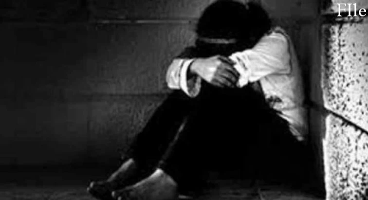 छात्रा से रेप : 16 साल की लड़की से अनजान ने दुष्कर्म किया; पेट में दर्द उठा, तब परिवार को बताई आपबीती 1 1604394409rape
