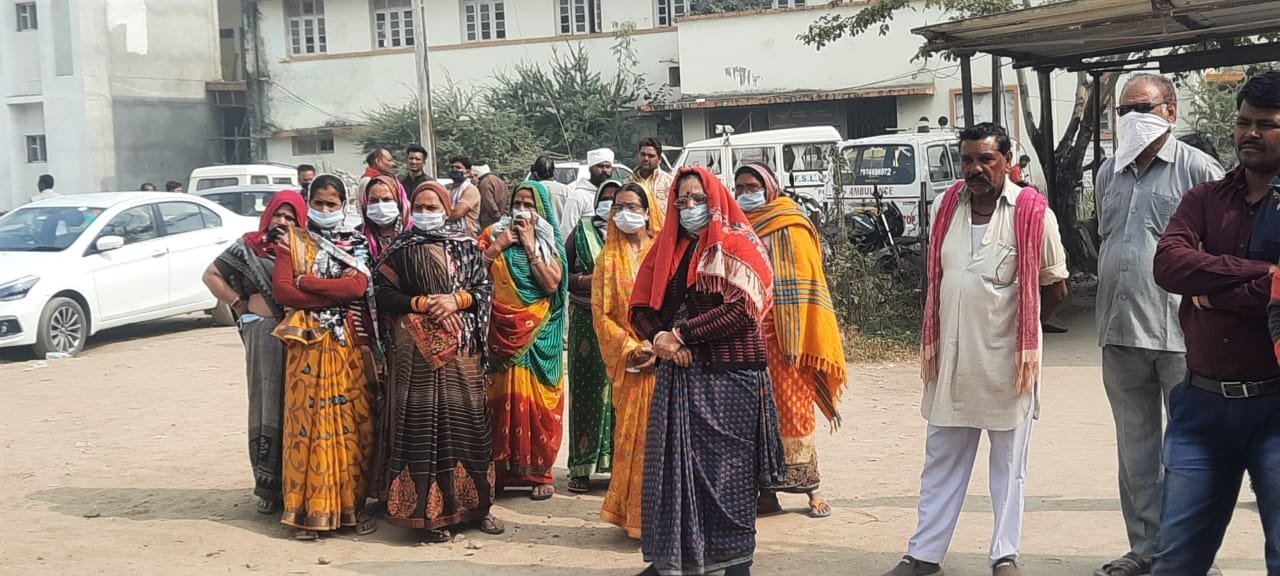 तिलवारा में महिला की संदिग्घ मौत : परिजनों ने कहा- दर्द था, अस्पताल में नहीं किया भर्ती 2 WhatsApp Image 2021 12 04 at 1.07.23 PM 2