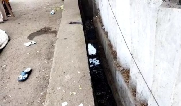 जबलपुर में दारु पीकर नाले में लुढ़का युवक : मौत 2 WhatsApp Image 2021 12 04 at 4.23.21 PM