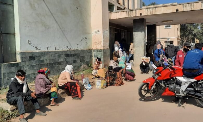 मेडिकल में कैंसर मरीज परेशान : बैठने तक की जगह नहीं, सुनने वाला कोई नहीं 1 WhatsApp Image 2021 12 20 at 11.26.16 AM