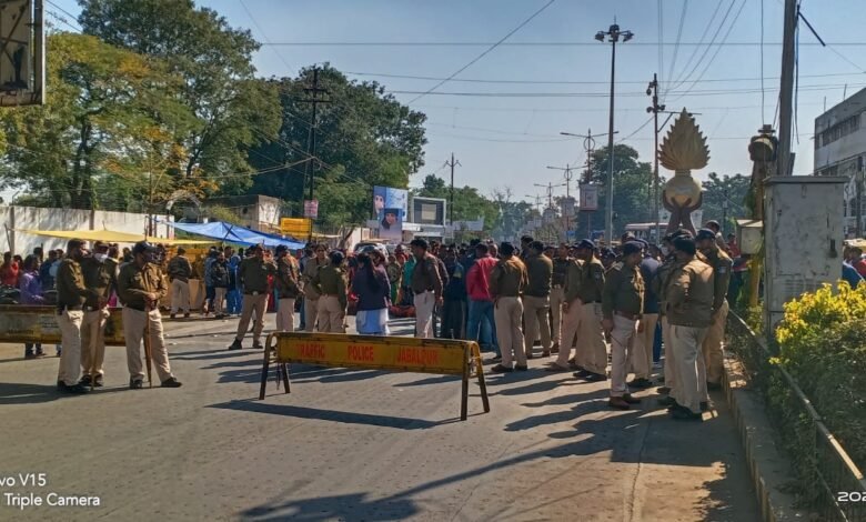 यशभारत ब्रेकिंग .....5 साल की मासूम की मौत कुंए में डूबने से हुई, शॉर्ट पीएम रिपोर्ट में खुलासा, शव रखकर प्रदर्शन 1 WhatsApp Image 2021 12 21 at 2.27.51 PM