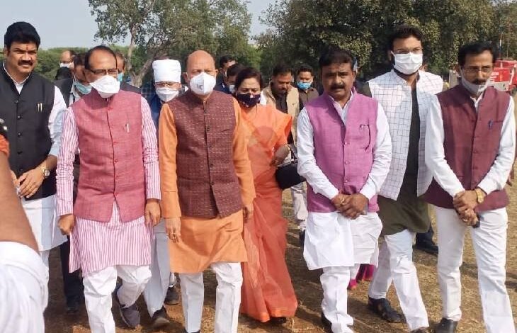 मुख्यमंत्री ने सागर में बंजारा झील के निर्माण कार्य देखे : CEO से काम समय से पूरा करने को कहा 1 new project 2 1639129127