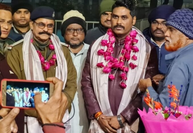 हनुमानताल थाना प्रभारी उमेश गोल्हानी सम्मानित 1 WhatsApp Image 2022 01 03 at 12.26.45 PM