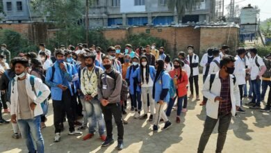 जनरल प्रमोशन की मांग पर अड़े पैरामेडिकल स्टूडेंट्स :रजिस्ट्रार को ज्ञापन सौंपकर कहा- 2019 की परीक्षा 6 जनवरी 2022 को क्यों ? 10 WhatsApp Image 2022 01 04 at 12.33.59 PM