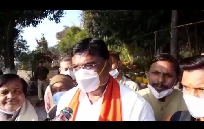 जबलपुर पहुंचे कृषि मंत्री कमल पटेल का बयान किसानों के हुए नुकसान की भरपाई मध्य प्रदेश सरकार करेगी 1 WhatsApp Image 2022 01 18 at 19.17.26