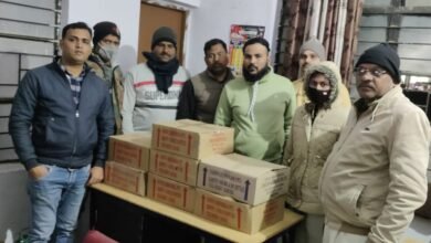 ड्राई डे के दिन शिव मंदिर के पीछे बेच रहा था अंग्रेजी शराब : क्राइम ब्रांच ने आरोपी को दबोचा; 45 हजार की शराब जप्त 8 WhatsApp Image 2022 01 27 at 12.26.57