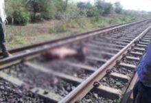 ट्रेन की पटरियों में मिला युवक का क्षत-विक्षत शव 10 16 10 2021 body on treck 20258