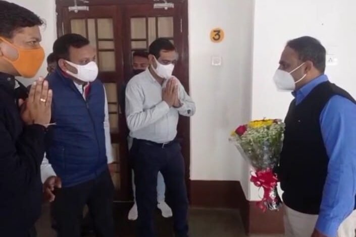 नवागत कलेक्टर ने संभाली कुर्सी: हेल्थ-शिक्षा पर विशेष ध्यान दूंगा 1 WhatsApp Image 2022 02 04 at 12.27.33