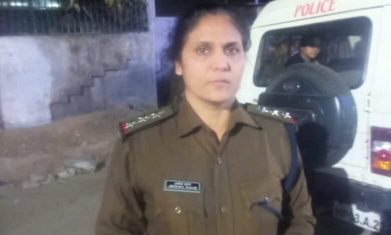 गोरखपुर थाना प्रभारी पर बड़ी कार्रवाईः लाइन अटैच के बाद एसपी ने किया निलंबित 1 WhatsApp Image 2022 02 04 at 13.05.23