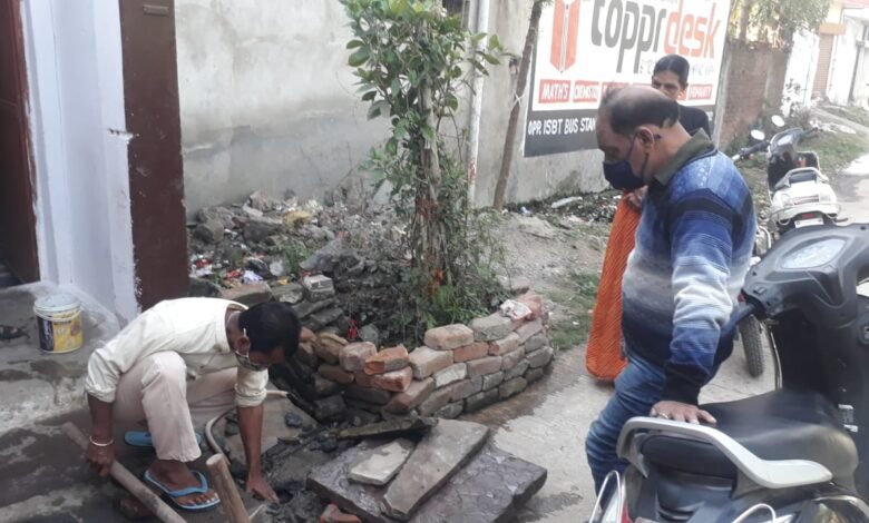 निगमायुक्त की सक्रियता से वृंदानवन कालोनी के लोगों को आवागमन में मिली राहत 1 WhatsApp Image 2022 02 22 at 20.13.49