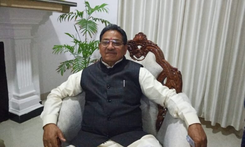 मप्र के पशुपालन मंत्री का बड़ा बयानः मिर्ची बाबा को बताया ढोंगी, कमलनाथ के खास आदमी बाबा 1 WhatsApp Image 2022 02 24 at 10.17.19