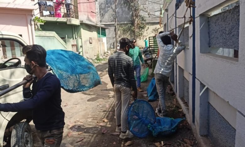 नागरिकों को राहत प्रदान करने आवारा श्वानों को पकड़ने नगर निगम का अभियान लगातार जारी 1 WhatsApp Image 2022 02 26 at 20.16.24