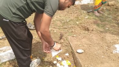 गरीबी ऐसी कि नाली में फेंक दिया नवजात को: मोक्ष ने कराया अंतिम संस्कार 7 12