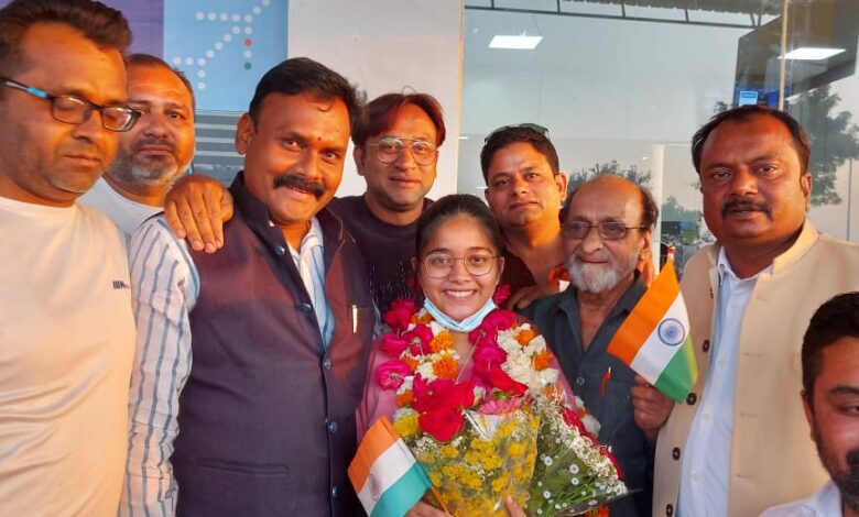 छात्रा ताजिन अलाम पहुँची जबलपुर भारत सरकार को मदद एवँ साँसद के सहयोग हेतु दिया धन्यवाद 1 6066980b a3d9 4644 9881 1b8e9e3781e6