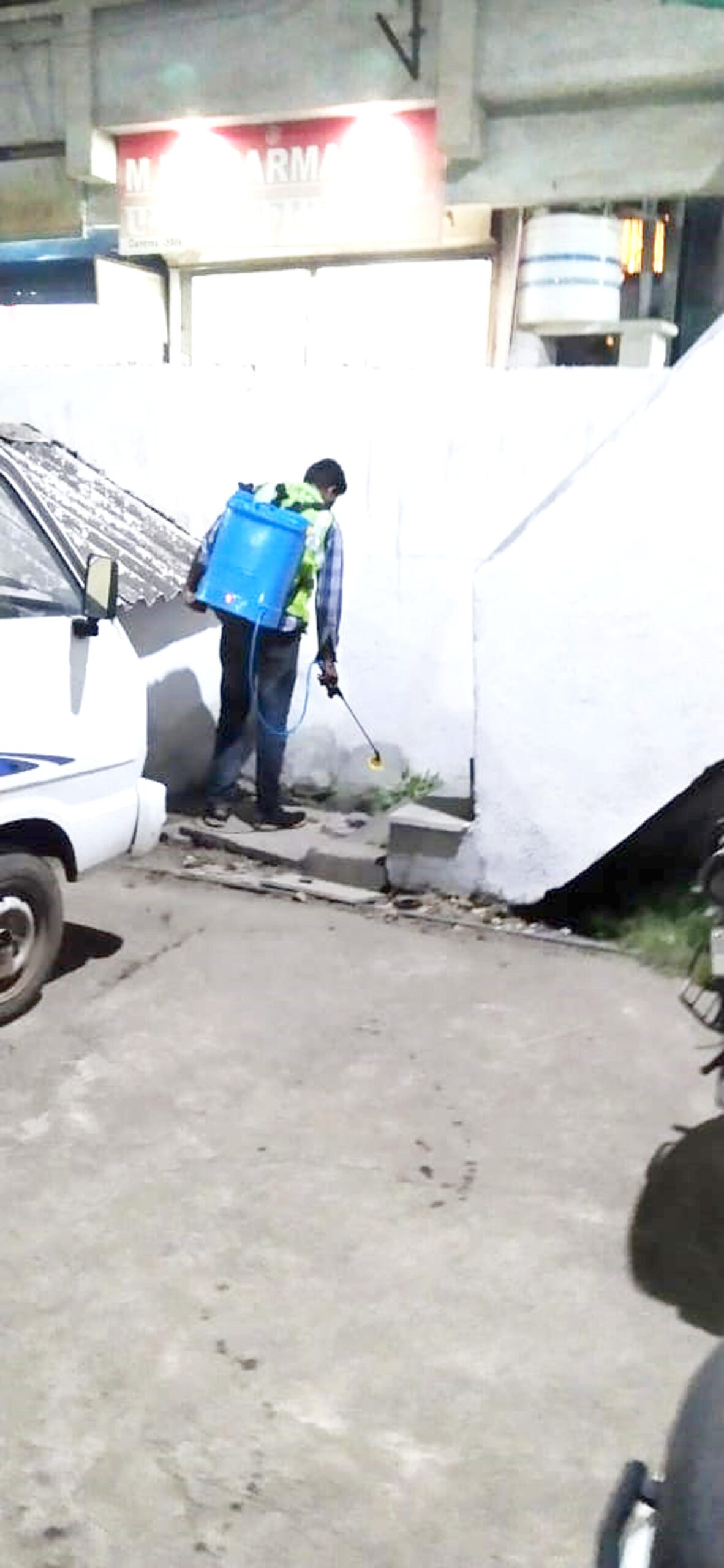 शहर को संक्रमक से बचाने निगम की 22 टीमें 5 फाॅकिंग मशीन को जिम्मेदारीः काॅलोनियों में कीटनाशक दवाईयों का छिड़काव 2 92a55983 7ebc 403f 95f2 7d1f423ff9d8 scaled