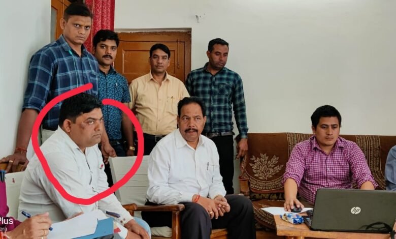 जबलपुर लोकायुक्त की कार्रवाई: 15 हजार की रिश्वत लेते पटवारी को दबोचा 1 IMG 20220311 WA0054