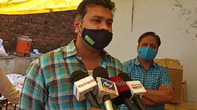 जबलपुर में केशरी चंदन तंबाखू के स्लोगन को लेकर विवाद : उखरी में दिल्ली की टीम ने करी रेड 1 WhatsApp Image 2022 03 04 at 2.44.13 PM