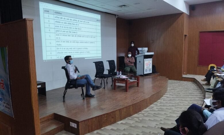 स्वच्छता में नंबर वन कमिश्नर की मैराथन बैठकः स्वच्छ सर्वेक्षण 2022 के कार्यो में किसी प्रकार की कोई लापरवाही अब बर्दास्त नहीं की जायेगी 1 WhatsApp Image 2022 03 07 at 19.41.38
