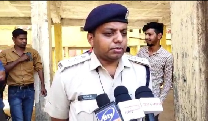 योजना अपार, आवास योजना का बंटाढार : लेमा गार्डन में अवासों में कब्जा, किराएदारों को मकान देकर वसूल रहे रकम, सर्वे में खुल गयी पोल 1 WhatsApp Image 2022 03 16 at 12.37.06 PM