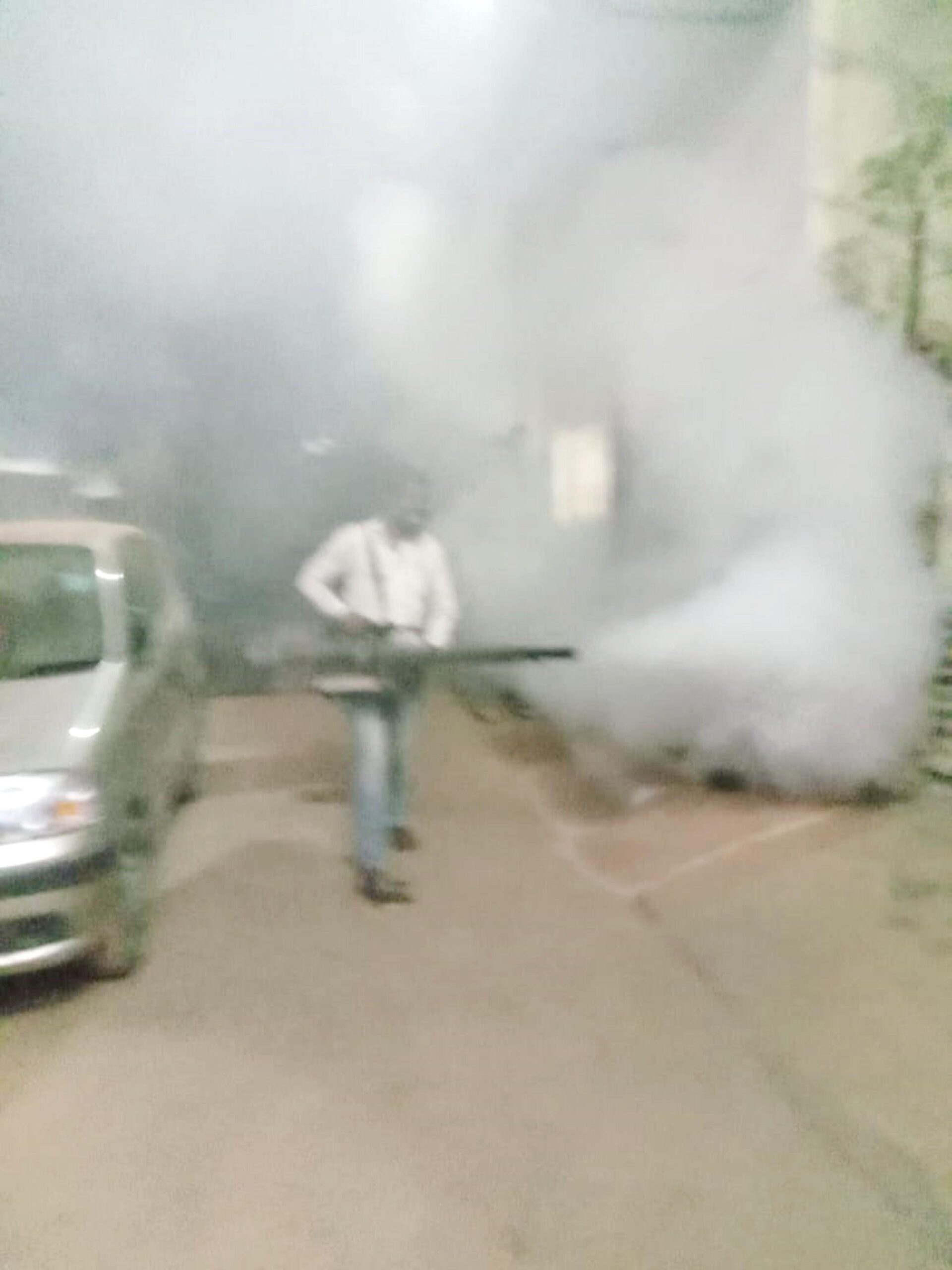 शहर को संक्रमक से बचाने निगम की 22 टीमें 5 फाॅकिंग मशीन को जिम्मेदारीः काॅलोनियों में कीटनाशक दवाईयों का छिड़काव 4 WhatsApp Image 2022 03 28 at 19.26.20 1 scaled