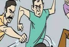 बेटी का खिलौना टूटने पर पति-पत्नी को मारा चाकू : तीन आरोपियों ने मिलकर दिया वारदात को अंजाम 10 images 10