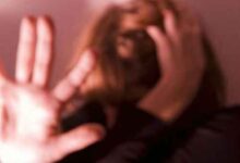 पत्नी ने इलाज के लिए पैसे मांगे तो पति ने कैंची से गोदा 11 rape 1574838867 1596689838